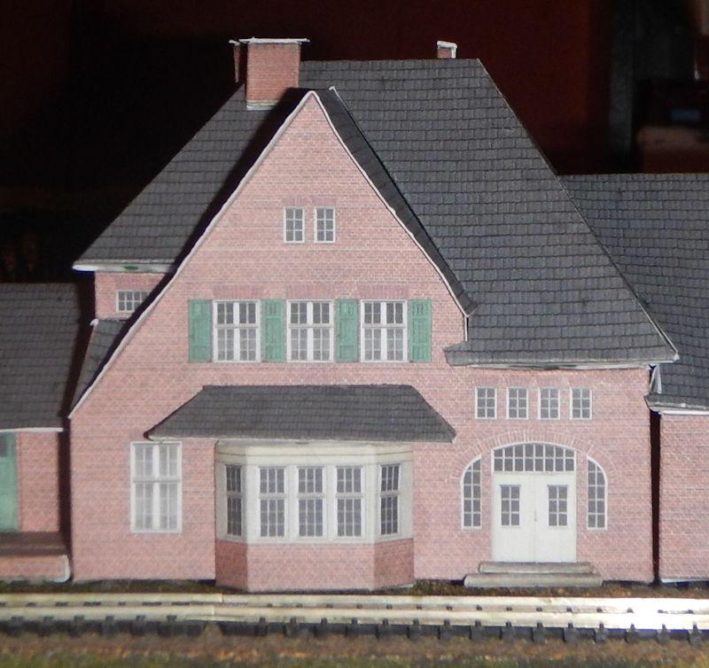 Build your own free N scale small town passenger train station model for your model train set or small town setting in N gage.  Just download the free PDF File and then print out on card stock paper. Printable n scale small town passenger train station 160 scale is ready for your n gage train set.