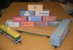 Build your own free 3D O scale 20ft Shipping containers display for you O scale model train set. Gust download the free 3D printable 20ft Shipping container PDF File, print out the 20ft Shipping containers and fold. Then place your very own 20ft Shipping container on you O scale model train set layout.
