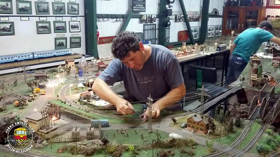Ferroamigos Club Escobar, is a museum and Argentinian model railroading club in Escobar, Argentina. Learn more about Argentina Ferroamigos Club in Escobar and see what Ferroamigos Club in Escobar has to offer in model trains in Argentina, So visit Argentina Ferroamigos Club in Escobar At www.krafttrains.com.
Ferroamigos Club Escobar, es un museo y club ferroviario modelo argentino en Escobar, Argentina. Conozca más sobre Argentina Ferroamigos Club en Escobar y vea lo que Ferroamigos Club en Escobar tiene para ofrecer en modelos de trenes en Argentina, así que visite Argentina Ferroamigos Club en Escobar En www.krafttrains.com.

