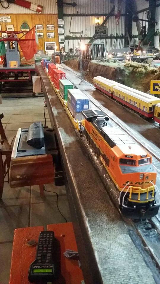 Ferroamigos Club Escobar, is a museum and Argentinian model railroading club in Escobar, Argentina. Learn more about Argentina Ferroamigos Club in Escobar and see what Ferroamigos Club in Escobar has to offer in model trains in Argentina, So visit Argentina Ferroamigos Club in Escobar At www.krafttrains.com.
Ferroamigos Club Escobar, es un museo y club ferroviario modelo argentino en Escobar, Argentina. Conozca más sobre Argentina Ferroamigos Club en Escobar y vea lo que Ferroamigos Club en Escobar tiene para ofrecer en modelos de trenes en Argentina, así que visite Argentina Ferroamigos Club en Escobar En www.krafttrains.com.
