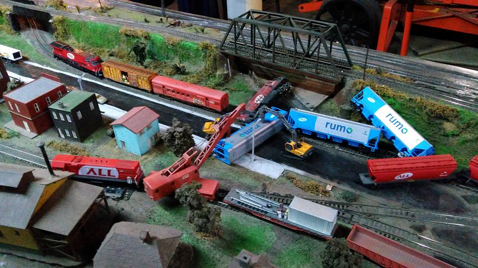 Ferroamigos Club Escobar, is a museum and Argentinian model railroading club in Escobar, Argentina. Learn more about Argentina Ferroamigos Club in Escobar and see what Ferroamigos Club in Escobar has to offer in model trains in Argentina, So visit Argentina Ferroamigos Club in Escobar At www.krafttrains.com.
Ferroamigos Club Escobar, es un museo y club ferroviario modelo argentino en Escobar, Argentina. Conozca más sobre Argentina Ferroamigos Club en Escobar y vea lo que Ferroamigos Club en Escobar tiene para ofrecer en modelos de trenes en Argentina, así que visite Argentina Ferroamigos Club en Escobar En www.krafttrains.com.
