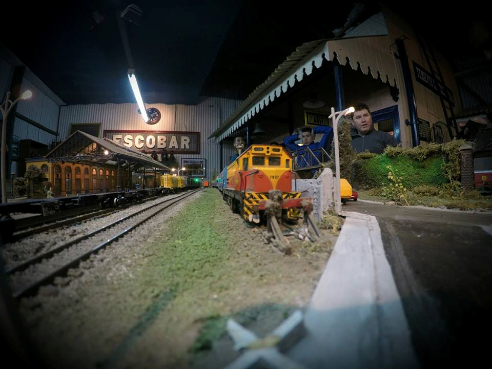 Ferroamigos Club Escobar, is a museum and Argentinian model railroading club in Escobar, Argentina. Learn more about Argentina Ferroamigos Club in Escobar and see what Ferroamigos Club in Escobar has to offer in model trains in Argentina, So visit Argentina Ferroamigos Club in Escobar At www.krafttrains.com.
Ferroamigos Club Escobar, es un museo y club ferroviario modelo argentino en Escobar, Argentina. Conozca más sobre Argentina Ferroamigos Club en Escobar y vea lo que Ferroamigos Club en Escobar tiene para ofrecer en modelos de trenes en Argentina, así que visite Argentina Ferroamigos Club en Escobar En www.krafttrains.com.
