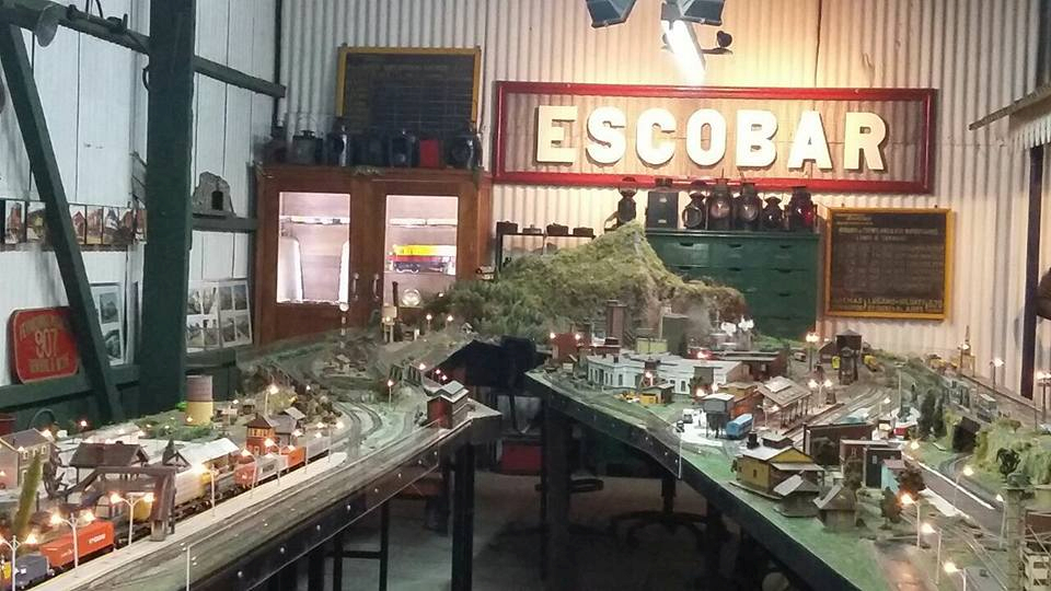 Ferroamigos Club Escobar, is a museum and Argentinian model railroading club in Escobar, Argentina. Learn more about Argentina Ferroamigos Club in Escobar and see what Ferroamigos Club in Escobar has to offer in model trains in Argentina, So visit Argentina Ferroamigos Club in Escobar At www.krafttrains.com.
Ferroamigos Club Escobar, es un museo y club ferroviario modelo argentino en Escobar, Argentina. Conozca más sobre Argentina Ferroamigos Club en Escobar y vea lo que Ferroamigos Club en Escobar tiene para ofrecer en modelos de trenes en Argentina, así que visite Argentina Ferroamigos Club en Escobar En www.krafttrains.com.
