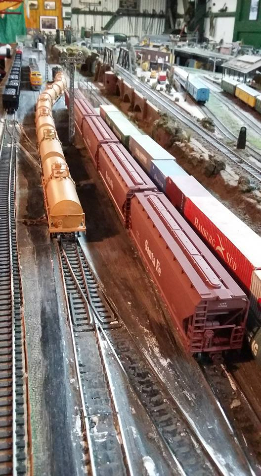 Ferroamigos Club Escobar, is a museum and Argentinian model railroading club in Escobar, Argentina. Learn more about Argentina Ferroamigos Club in Escobar and see what Ferroamigos Club in Escobar has to offer in model trains in Argentina, So visit Argentina Ferroamigos Club in Escobar At www.krafttrains.com.
Ferroamigos Club Escobar, es un museo y club ferroviario modelo argentino en Escobar, Argentina. Conozca más sobre Argentina Ferroamigos Club en Escobar y vea lo que Ferroamigos Club en Escobar tiene para ofrecer en modelos de trenes en Argentina, así que visite Argentina Ferroamigos Club en Escobar En www.krafttrains.com.
