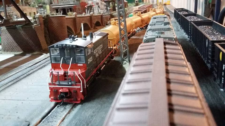 Ferroamigos Club Escobar, is a museum and Argentinian model railroading club in Escobar, Argentina. Learn more about Argentina Ferroamigos Club in Escobar and see what Ferroamigos Club in Escobar has to offer in model trains in Argentina, So visit Argentina Ferroamigos Club in Escobar At www.krafttrains.com.
Ferroamigos Club Escobar, es un museo y club ferroviario modelo argentino en Escobar, Argentina. Conozca más sobre Argentina Ferroamigos Club en Escobar y vea lo que Ferroamigos Club en Escobar tiene para ofrecer en modelos de trenes en Argentina, así que visite Argentina Ferroamigos Club en Escobar En www.krafttrains.com.
