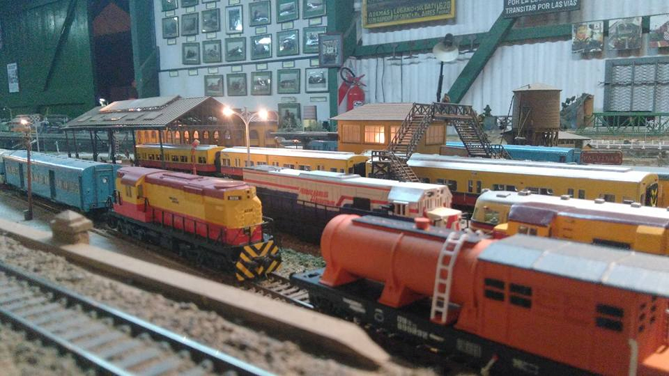 Ferroamigos Club Escobar, is a museum and Argentinian model railroading club in Escobar, Argentina. Learn more about Argentina Ferroamigos Club in Escobar and see what Ferroamigos Club in Escobar has to offer in model trains in Argentina, So visit Argentina Ferroamigos Club in Escobar At www.krafttrains.com.
Ferroamigos Club Escobar, es un museo y club ferroviario modelo argentino en Escobar, Argentina. Conozca más sobre Argentina Ferroamigos Club en Escobar y vea lo que Ferroamigos Club en Escobar tiene para ofrecer en modelos de trenes en Argentina, así que visite Argentina Ferroamigos Club en Escobar En www.krafttrains.com.

