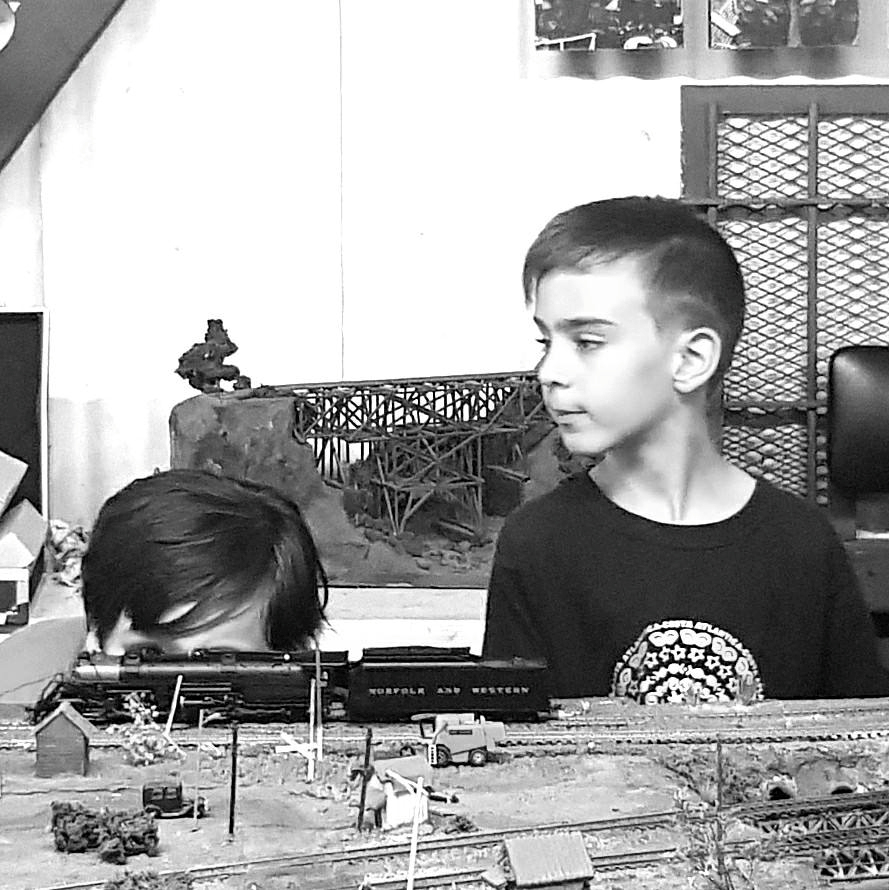 Ferroamigos Club Escobar, is a museum and Argentinian model railroading club in Escobar, Argentina. Learn more about Argentina Ferroamigos Club in Escobar and see what Ferroamigos Club in Escobar has to offer in model trains in Argentina, So visit Argentina Ferroamigos Club in Escobar At www.krafttrains.com.
Ferroamigos Club Escobar, es un museo y club ferroviario modelo argentino en Escobar, Argentina. Conozca más sobre Argentina Ferroamigos Club en Escobar y vea lo que Ferroamigos Club en Escobar tiene para ofrecer en modelos de trenes en Argentina, así que visite Argentina Ferroamigos Club en Escobar En www.krafttrains.com.
