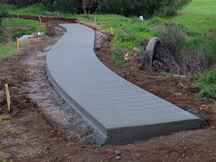 The Altona Miniature Railway (AMR) is a hobby club run by members that provide miniature train rides on scaled steam and diesel engines (5″ and 7 1/4″ gauge), over our 1.5 km length track in Altona Australia. Membership with Altona Miniature Railway is available to anyone who is interested in trains, scale model railroading, engineering, gardening or being involved in the local community. Altona Miniature Railway is a family friendly club that welcomes new members and their families. 