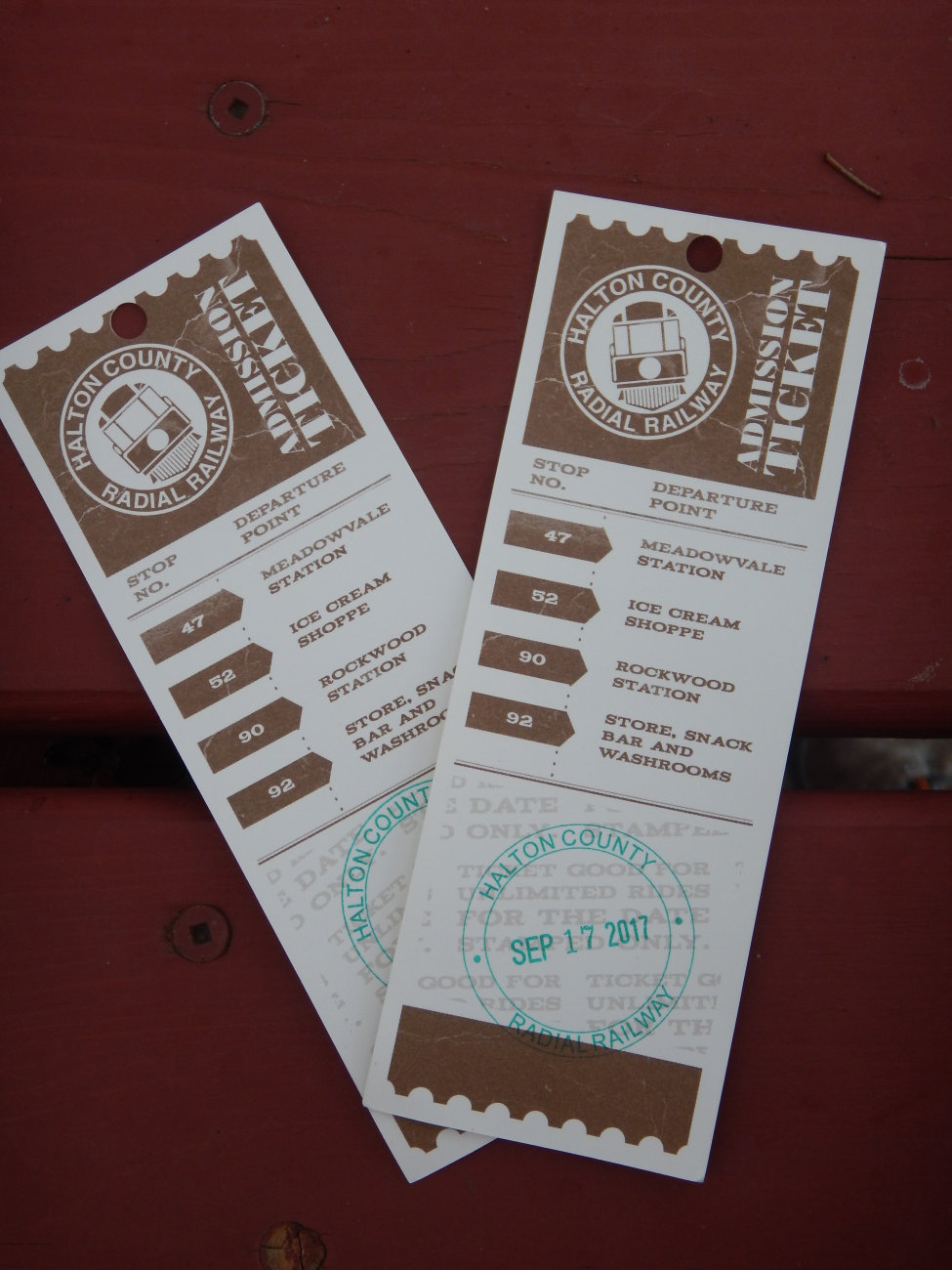 Ontario the Halton County Radial Railway (HCRR) is a full-size operating electric railway and museum, featuring historic electric railcars operating on two kilometers of scenic track. The HCRR is owned and operated by the Ontario Electric Railway Historical Association (OERHA), a non-profit, educational organization. The HCRR is proud to be Ontario’s first and largest electric railway museum.
The OERHA is made up of active members who volunteer to maintain, restore and operate the museum for its many visitors throughout the year. New members are always welcome at the HCRR, and there are many ways to lend a hand. For more trains go to www.krafttrains.com
