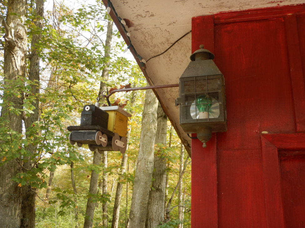 Ontario the Halton County Radial Railway (HCRR) is a full-size operating electric railway and museum, featuring historic electric railcars operating on two kilometers of scenic track. The HCRR is owned and operated by the Ontario Electric Railway Historical Association (OERHA), a non-profit, educational organization. The HCRR is proud to be Ontario’s first and largest electric railway museum.
The OERHA is made up of active members who volunteer to maintain, restore and operate the museum for its many visitors throughout the year. New members are always welcome at the HCRR, and there are many ways to lend a hand. For more trains go to www.krafttrains.com
