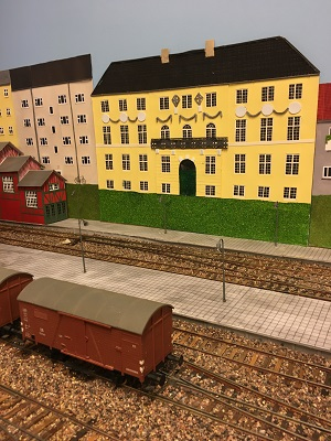 Travel to Denmark Albertslund The Danish Model Railroad Club. See what model railroading train clubs in Denmark Albertslund The Danish Model Railroad Club has to offer.The Danish model railroading train clubs in Denmark Albertslund. For model railroading train clubs in Denmark visit KraftTrains.com

TRejser til Danmark. Se hvilken model jernbanestationer i Danmark. Danske model railroading togklubber i Danmark. Danske modelbaneklubber i Danmark. For model railroading togklubber i Danmark besøg KraftTrains.com