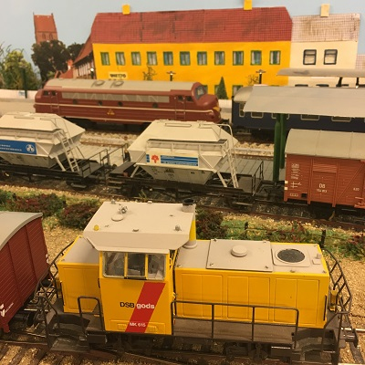 Travel to Denmark Albertslund The Danish Model Railroad Club. See what model railroading train clubs in Denmark Albertslund The Danish Model Railroad Club has to offer.The Danish model railroading train clubs in Denmark Albertslund. For model railroading train clubs in Denmark visit KraftTrains.com

TRejser til Danmark. Se hvilken model jernbanestationer i Danmark. Danske model railroading togklubber i Danmark. Danske modelbaneklubber i Danmark. For model railroading togklubber i Danmark besøg KraftTrains.com