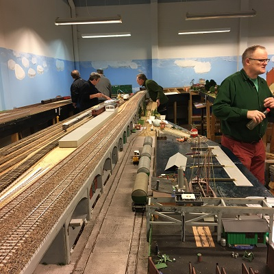 Travel to Denmark Albertslund The Danish Model Railroad Club. See what model railroading train clubs in Denmark Albertslund The Danish Model Railroad Club has to offer.The Danish model railroading train clubs in Denmark Albertslund. For model railroading train clubs in Denmark visit KraftTrains.com

TRejser til Danmark. Se hvilken model jernbanestationer i Danmark. Danske model railroading togklubber i Danmark. Danske modelbaneklubber i Danmark. For model railroading togklubber i Danmark besøg KraftTrains.com