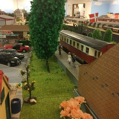Travel to Denmark Albertslund The Danish Model Railroad Club. See what model railroading train clubs in Denmark Albertslund The Danish Model Railroad Club has to offer.The Danish model railroading train clubs in Denmark Albertslund. For model railroading train clubs in Denmark visit KraftTrains.com

TRejser til Danmark. Se hvilken model jernbanestationer i Danmark. Danske model railroading togklubber i Danmark. Danske modelbaneklubber i Danmark. For model railroading togklubber i Danmark besøg KraftTrains.com