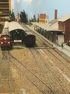 Travel to Denmark Albertslund The Danish Model Railroad Club. See what model railroading train clubs in Denmark Albertslund The Danish Model Railroad Club has to offer.The Danish model railroading train clubs in Denmark Albertslund. For model railroading train clubs in Denmark visit KraftTrains.com

TRejser til Danmark. Se hvilken model jernbanestationer i Danmark. Danske model railroading togklubber i Danmark. Danske modelbaneklubber i Danmark. For model railroading togklubber i Danmark besøg KraftTrains.com