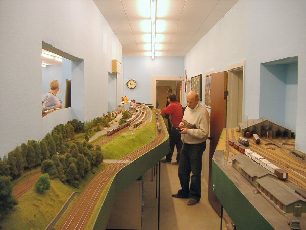 Model railway club HO Aalborg Denmark By KraftTrains.com. Go through the Model railway club H0 Aalborg in Aalborg Denmark and see what the Model railway club HO Aalborg Denmark has at www.KraftTrains.com .
Model jernbaneklub HO Aalborg Danmark Af KraftTrains.com. Gå gennem Model jernbaneklub H0 Aalborg i Aalborg Danmark og se, hvad Model jernbaneklub HO Aalborg Denmark har på www.KraftTrains.com. 
