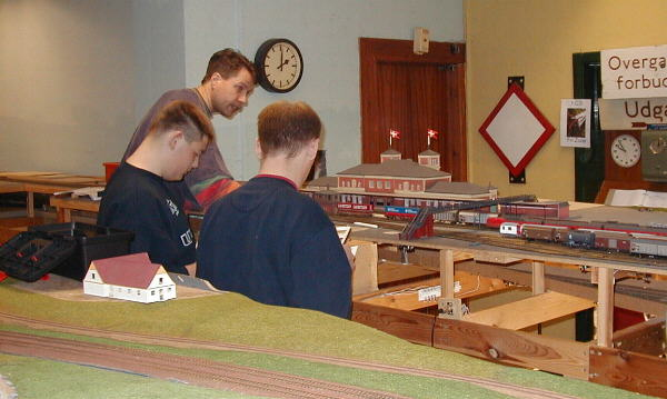 Model railway club HO Aalborg Denmark By KraftTrains.com. Go through the Model railway club H0 Aalborg in Aalborg Denmark and see what the Model railway club HO Aalborg Denmark has at www.KraftTrains.com .
Model jernbaneklub HO Aalborg Danmark Af KraftTrains.com. Gå gennem Model jernbaneklub H0 Aalborg i Aalborg Danmark og se, hvad Model jernbaneklub HO Aalborg Denmark har på www.KraftTrains.com. 
