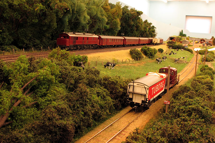 Model railway club HO Aalborg Denmark By KraftTrains.com. Go through the Model railway club H0 Aalborg in Aalborg Denmark and see what the Model railway club HO Aalborg Denmark has at www.KraftTrains.com .
Model jernbaneklub HO Aalborg Danmark Af KraftTrains.com. Gå gennem Model jernbaneklub H0 Aalborg i Aalborg Danmark og se, hvad Model jernbaneklub HO Aalborg Denmark har på www.KraftTrains.com. 
