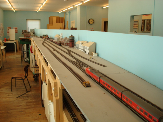 Model railway club HO Aalborg Denmark By KraftTrains.com. Go through the Model railway club H0 Aalborg in Aalborg Denmark and see what the Model railway club HO Aalborg Denmark has at www.KraftTrains.com .
Model jernbaneklub HO Aalborg Danmark Af KraftTrains.com. Gå gennem Model jernbaneklub H0 Aalborg i Aalborg Danmark og se, hvad Model jernbaneklub HO Aalborg Denmark har på www.KraftTrains.com. 
