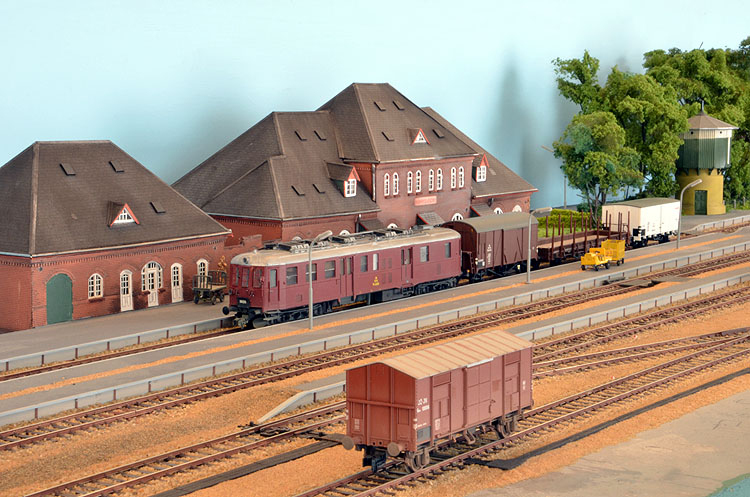 Model railway club HO Aalborg Denmark By KraftTrains.com. Go through the Model railway club H0 Aalborg in Aalborg Denmark and see what the Model railway club HO Aalborg Denmark has at www.KraftTrains.com .
Model jernbaneklub HO Aalborg Danmark Af KraftTrains.com. Gå gennem Model jernbaneklub H0 Aalborg i Aalborg Danmark og se, hvad Model jernbaneklub HO Aalborg Denmark har på www.KraftTrains.com. 
