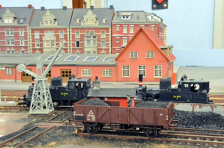 Model railway club HO Aalborg Denmark By KraftTrains.com. Go through the Model railway club H0 Aalborg in Aalborg Denmark and see what the Model railway club HO Aalborg Denmark has at www.KraftTrains.com .
Model jernbaneklub HO Aalborg Danmark Af KraftTrains.com. Gå gennem Model jernbaneklub H0 Aalborg i Aalborg Danmark og se, hvad Model jernbaneklub HO Aalborg Denmark har på www.KraftTrains.com. 
