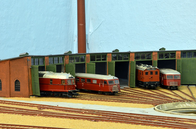Model railway club HO Aalborg Denmark By KraftTrains.com. Go through the Model railway club H0 Aalborg in Aalborg Denmark and see what the Model railway club HO Aalborg Denmark has at www.KraftTrains.com .
Model jernbaneklub HO Aalborg Danmark Af KraftTrains.com. Gå gennem Model jernbaneklub H0 Aalborg i Aalborg Danmark og se, hvad Model jernbaneklub HO Aalborg Denmark har på www.KraftTrains.com. 
