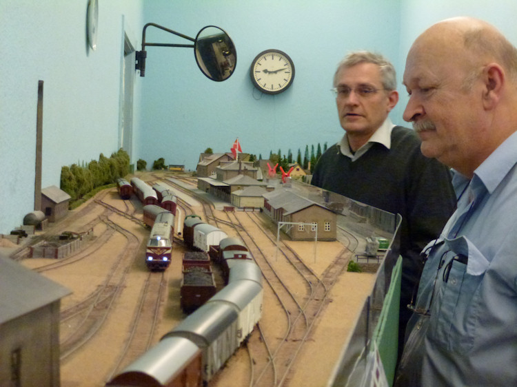 Model railway club HO Aalborg Denmark By KraftTrains.com. Go through the Model railway club H0 Aalborg in Aalborg Denmark and see what the Model railway club HO Aalborg Denmark has at www.KraftTrains.com .
Model jernbaneklub HO Aalborg Danmark Af KraftTrains.com. Gå gennem Model jernbaneklub H0 Aalborg i Aalborg Danmark og se, hvad Model jernbaneklub HO Aalborg Denmark har på www.KraftTrains.com. 
