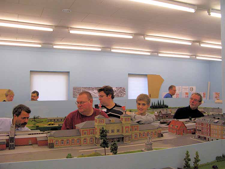 Model railway club HO Aalborg Denmark By KraftTrains.com. Go through the Model railway club H0 Aalborg in Aalborg Denmark and see what the Model railway club HO Aalborg Denmark has at www.KraftTrains.com .
Model jernbaneklub HO Aalborg Danmark Af KraftTrains.com. Gå gennem Model jernbaneklub H0 Aalborg i Aalborg Danmark og se, hvad Model jernbaneklub HO Aalborg Denmark har på www.KraftTrains.com. 

