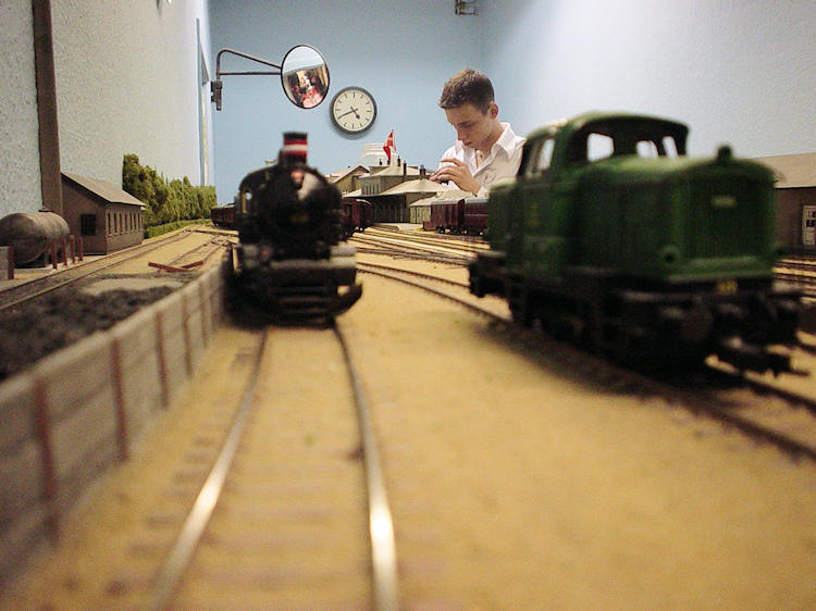 Model railway club HO Aalborg Denmark By KraftTrains.com. Go through the Model railway club H0 Aalborg in Aalborg Denmark and see what the Model railway club HO Aalborg Denmark has at www.KraftTrains.com .
Model jernbaneklub HO Aalborg Danmark Af KraftTrains.com. Gå gennem Model jernbaneklub H0 Aalborg i Aalborg Danmark og se, hvad Model jernbaneklub HO Aalborg Denmark har på www.KraftTrains.com. 
