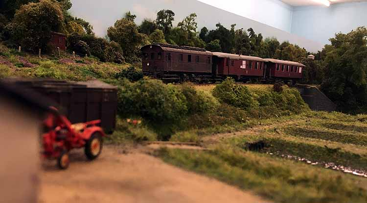 Model railway club HO Aalborg Denmark By KraftTrains.com. Go through the Model railway club H0 Aalborg in Aalborg Denmark and see what the Model railway club HO Aalborg Denmark has at www.KraftTrains.com .
Model jernbaneklub HO Aalborg Danmark Af KraftTrains.com. Gå gennem Model jernbaneklub H0 Aalborg i Aalborg Danmark og se, hvad Model jernbaneklub HO Aalborg Denmark har på www.KraftTrains.com. 
