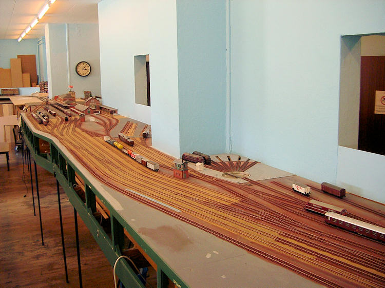 Model railway club HO Aalborg Denmark By KraftTrains.com. Go through the Model railway club H0 Aalborg in Aalborg Denmark and see what the Model railway club HO Aalborg Denmark has at www.KraftTrains.com .
Model jernbaneklub HO Aalborg Danmark Af KraftTrains.com. Gå gennem Model jernbaneklub H0 Aalborg i Aalborg Danmark og se, hvad Model jernbaneklub HO Aalborg Denmark har på www.KraftTrains.com. 
