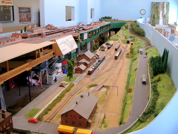 Model railway club HO Aalborg Denmark By KraftTrains.com. Go through the Model railway club H0 Aalborg in Aalborg Denmark and see what the Model railway club HO Aalborg Denmark has at www.KraftTrains.com .
Model jernbaneklub HO Aalborg Danmark Af KraftTrains.com. Gå gennem Model jernbaneklub H0 Aalborg i Aalborg Danmark og se, hvad Model jernbaneklub HO Aalborg Denmark har på www.KraftTrains.com. 
