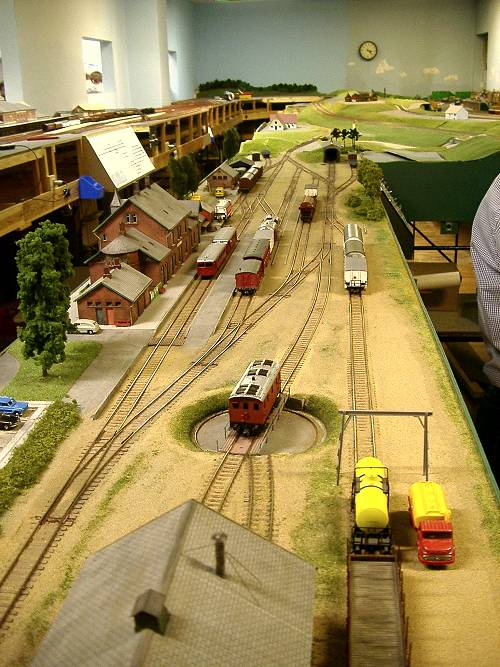 Model railway club HO Aalborg Denmark By KraftTrains.com. Go through the Model railway club H0 Aalborg in Aalborg Denmark and see what the Model railway club HO Aalborg Denmark has at www.KraftTrains.com .
Model jernbaneklub HO Aalborg Danmark Af KraftTrains.com. Gå gennem Model jernbaneklub H0 Aalborg i Aalborg Danmark og se, hvad Model jernbaneklub HO Aalborg Denmark har på www.KraftTrains.com. 
