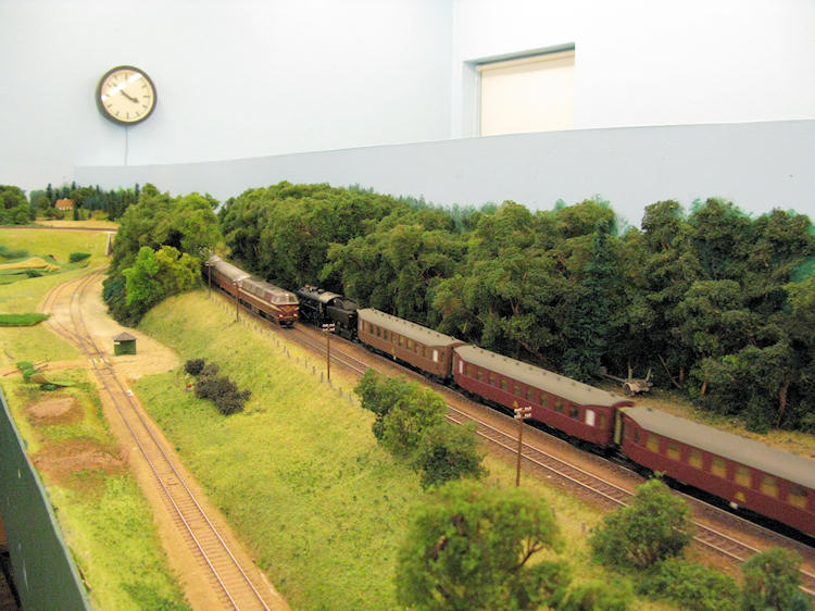 Model railway club HO Aalborg Denmark By KraftTrains.com. Go through the Model railway club H0 Aalborg in Aalborg Denmark and see what the Model railway club HO Aalborg Denmark has at www.KraftTrains.com .
Model jernbaneklub HO Aalborg Danmark Af KraftTrains.com. Gå gennem Model jernbaneklub H0 Aalborg i Aalborg Danmark og se, hvad Model jernbaneklub HO Aalborg Denmark har på www.KraftTrains.com. 
