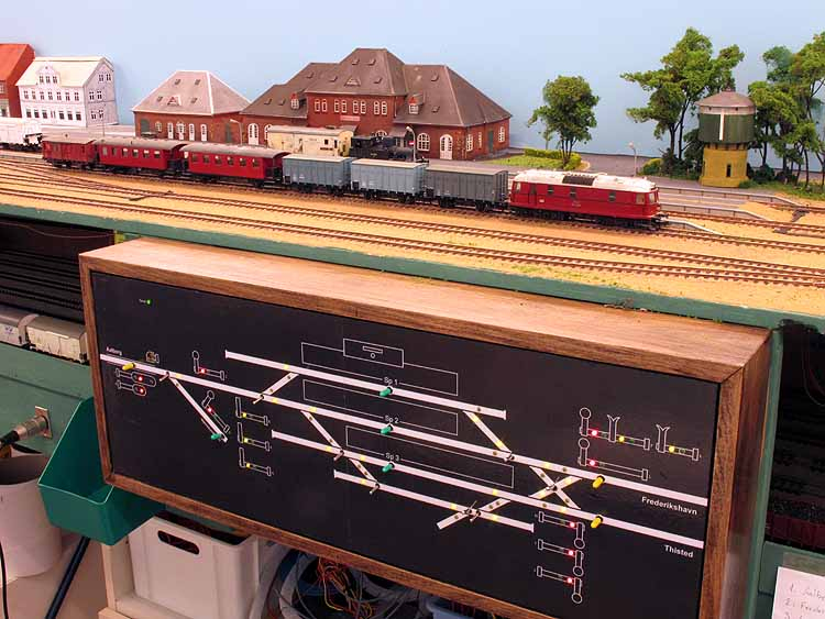 Model railway club HO Aalborg Denmark By KraftTrains.com. Go through the Model railway club H0 Aalborg in Aalborg Denmark and see what the Model railway club HO Aalborg Denmark has at www.KraftTrains.com .
Model jernbaneklub HO Aalborg Danmark Af KraftTrains.com. Gå gennem Model jernbaneklub H0 Aalborg i Aalborg Danmark og se, hvad Model jernbaneklub HO Aalborg Denmark har på www.KraftTrains.com. 
