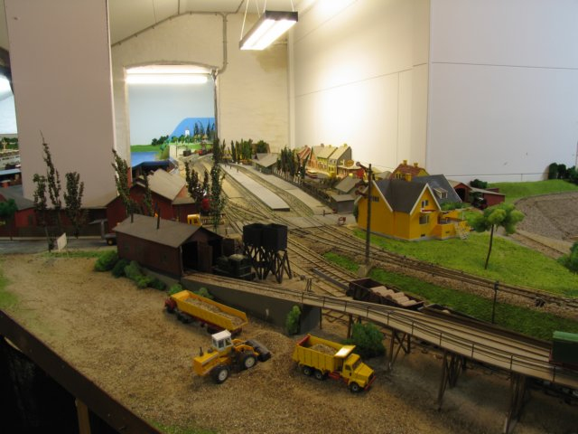 Slagelse Model Railroad Club Started in the spring of 1946. And is one of the oldest Model train Club in  Slagelse, Denmark. Learn more about the Slagelse Model Railway Club and see what the Slagelse Model Railway Club has to show you in model railroading,

 Slagelse Model Railroad Club Startet i foråret 1946. Og er en af de ældste Model Train Club i Slagelse, Danmark. Få mere at vide om Slagelse Model Railway Club og se, hvad Slagelse Model Railway Club skal vise dig i model railroading.
