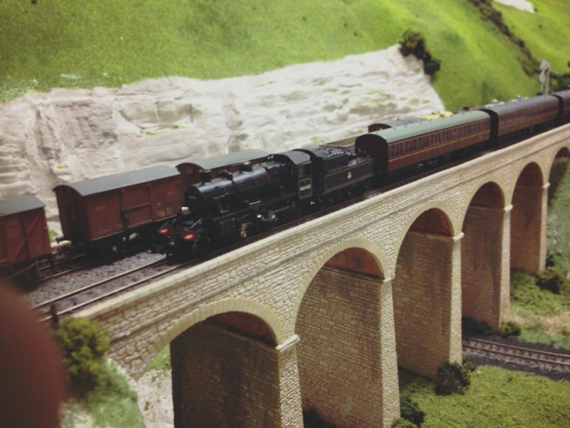 Model train clubs in London England at KraftTrains.com The Model Railway Club in London England and model train clubs around the world and more.