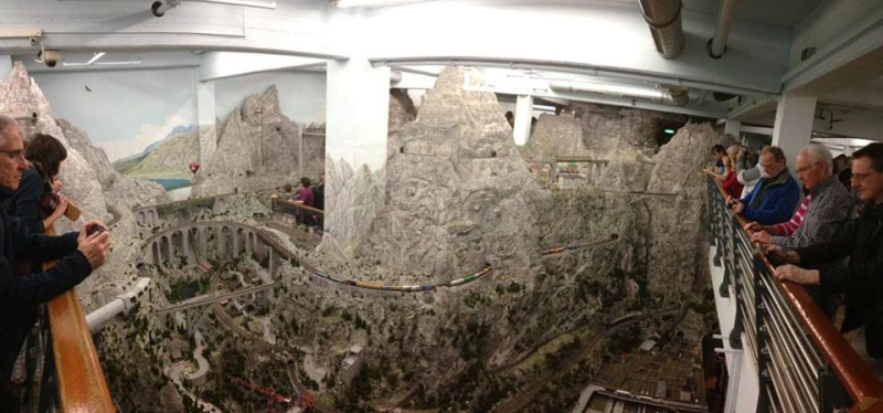 Model train clubs in London England at KraftTrains.com The Model Railway Club in London England and model train clubs around the world and more.