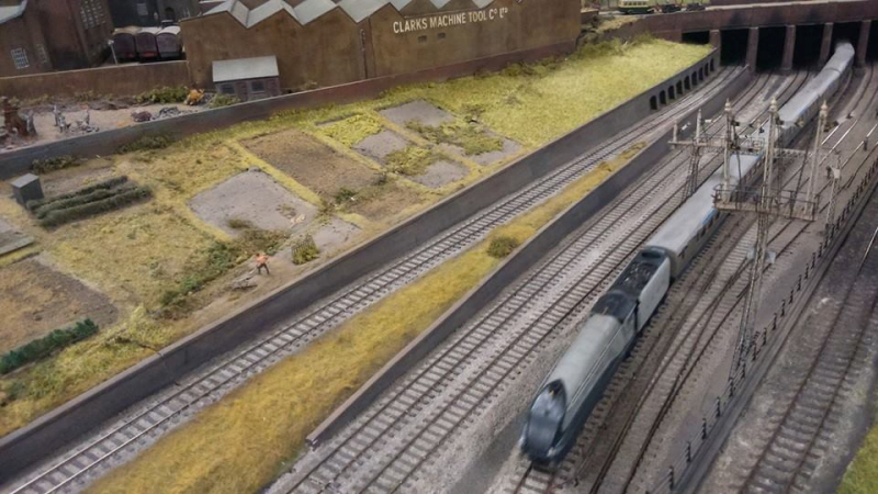 Model train clubs in London England at KraftTrains.com The Model Railway Club in London England and model train clubs around the world and more.