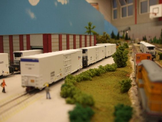 Kraft Trains railroading clubs around the world At GermaNTRAK
Warendorf Germany at krafttrains@rogers.com