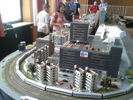 Kraft Trains railroading clubs around the world At GermaNTRAK
Warendorf Germany at krafttrains@rogers.com