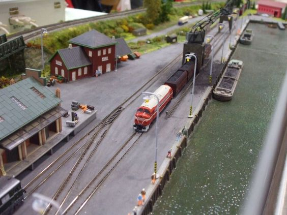 Kraft Trains railroading clubs around the world At GermaNTRAK
Warendorf Germany at krafttrains@rogers.com