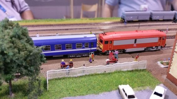 Kraft Trains railroading clubs around the world At GermaNTRAK
Warendorf Germany at krafttrains@rogers.com