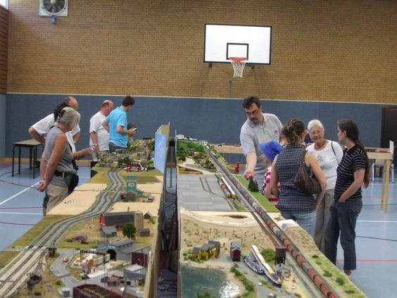 Kraft Trains railroading clubs around the world At GermaNTRAK
Warendorf Germany at krafttrains@rogers.com
