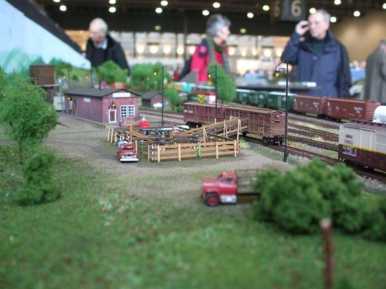 Kraft Trains railroading clubs around the world At GermaNTRAK
Warendorf Germany at krafttrains@rogers.com