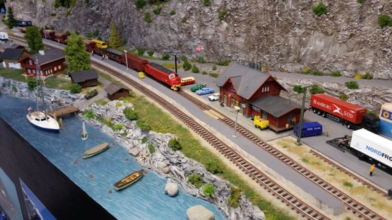 Kraft Trains railroading clubs around the world At GermaNTRAK
Warendorf Germany at krafttrains@rogers.com