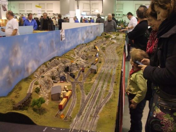 Kraft Trains railroading clubs around the world At GermaNTRAK
Warendorf Germany at krafttrains@rogers.com