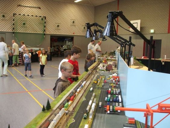 Kraft Trains railroading clubs around the world At GermaNTRAK
Warendorf Germany at krafttrains@rogers.com