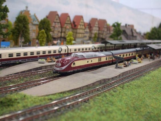 Kraft Trains railroading clubs around the world At GermaNTRAK
Warendorf Germany at krafttrains@rogers.com