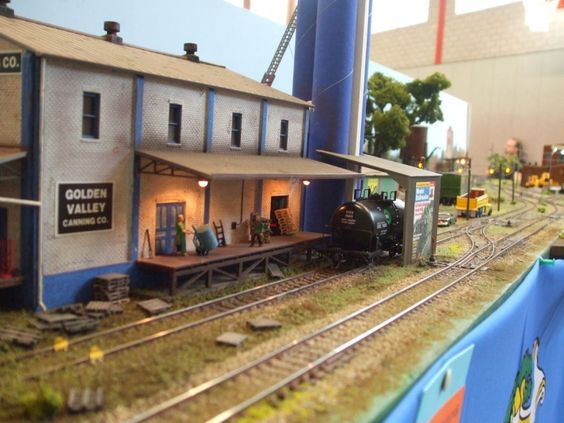 Kraft Trains railroading clubs around the world At GermaNTRAK
Warendorf Germany at krafttrains@rogers.com